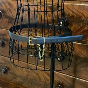 DKNY women’s leather belt